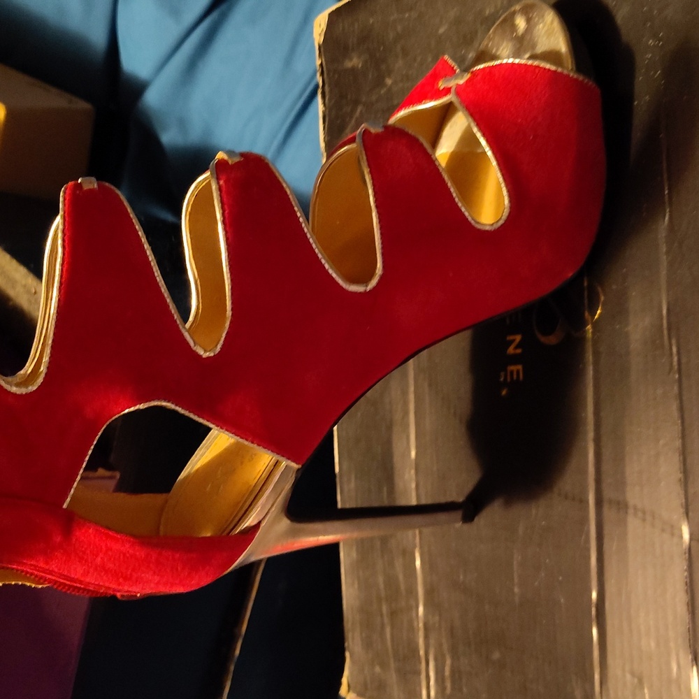 Shoe